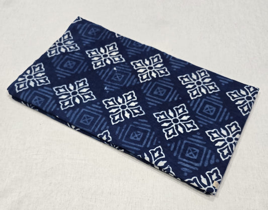 Indigo Geometric Floral Charm Cotton Fabric (indigo)